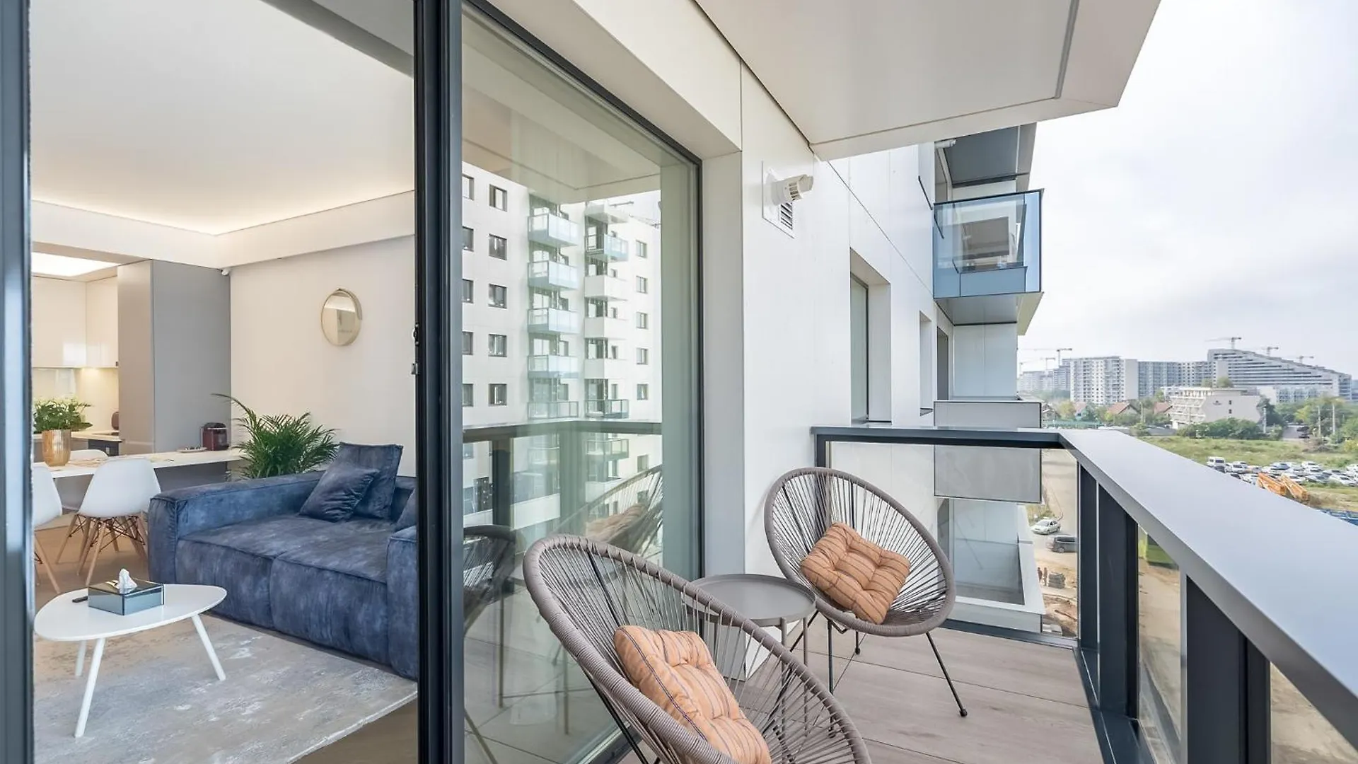 Cortina North Premium Smart Apartment With Parking Voluntari Romania
