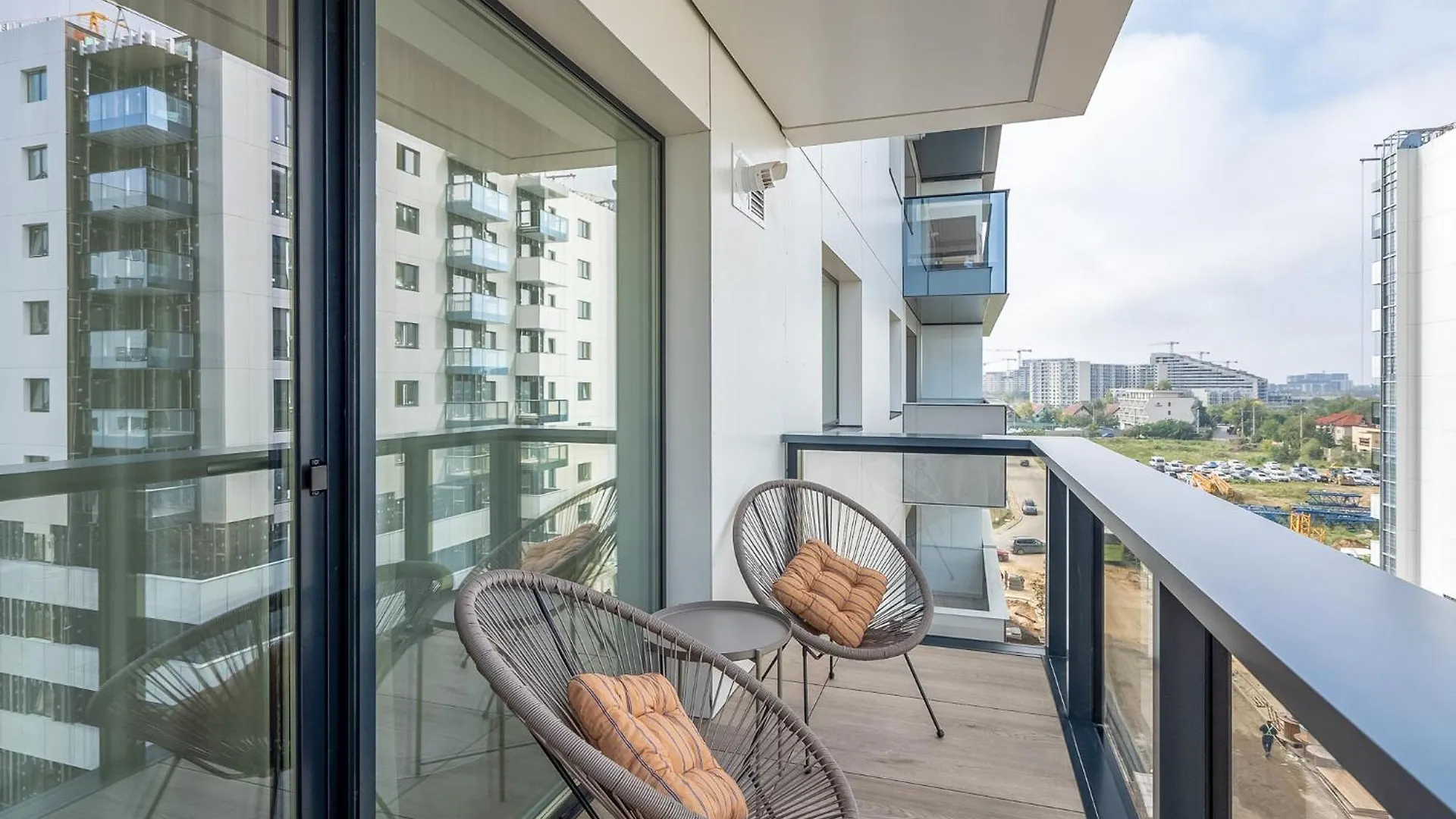 Cortina North Premium Smart Apartment With Parking Voluntari